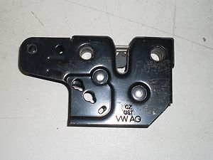Incuietoare capota fata Vw Polo (9N)